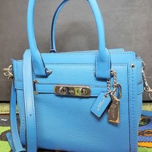 COACH SWAGGER 21 CARRYALL IN pebble leather